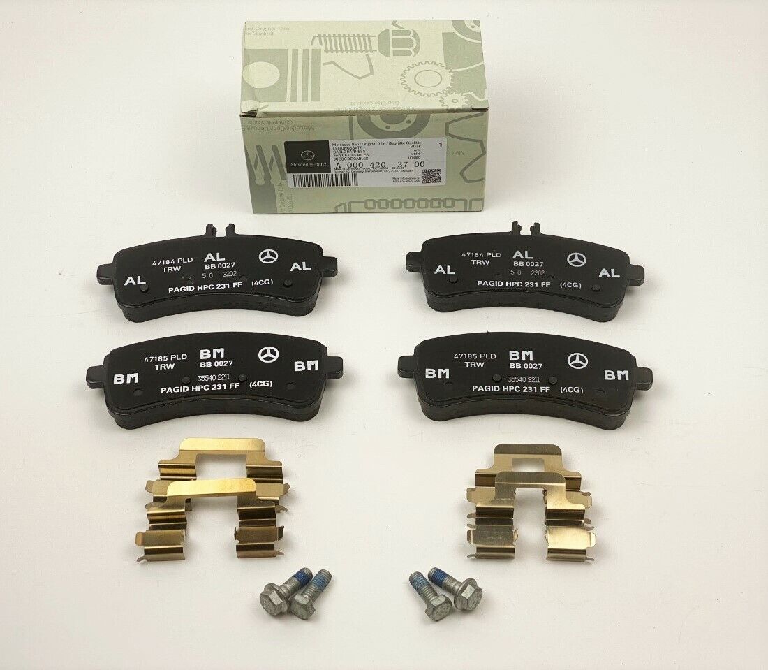 REAR BRAKE PAD A0004203700